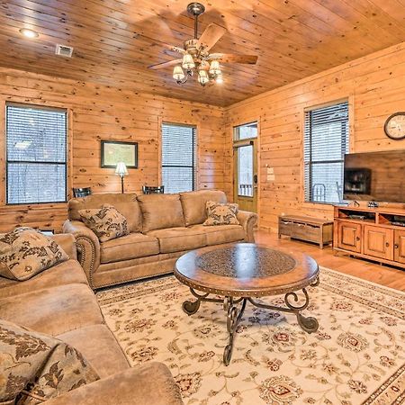 Broken Bow Cabin With Deck, Hot Tub And Fire Pit! Экстерьер фото