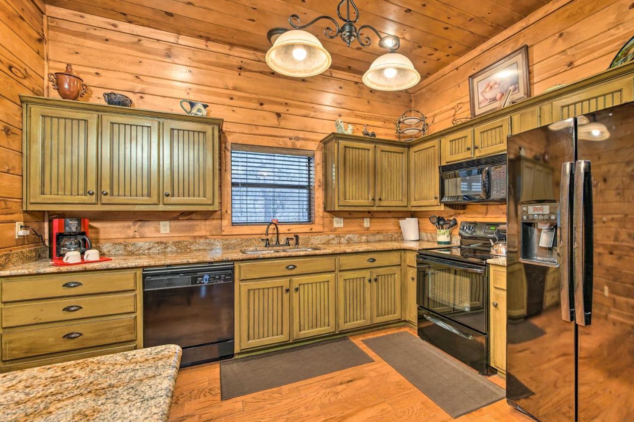 Broken Bow Cabin With Deck, Hot Tub And Fire Pit! Экстерьер фото